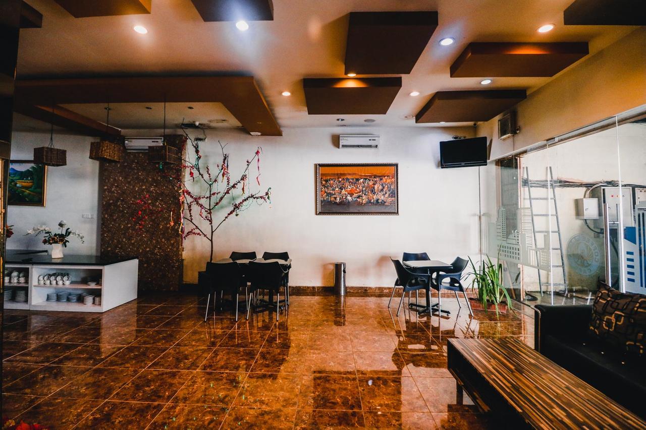 红多兹Plus酒店-近苏丹哈桑丁机场 马卡萨 外观 照片