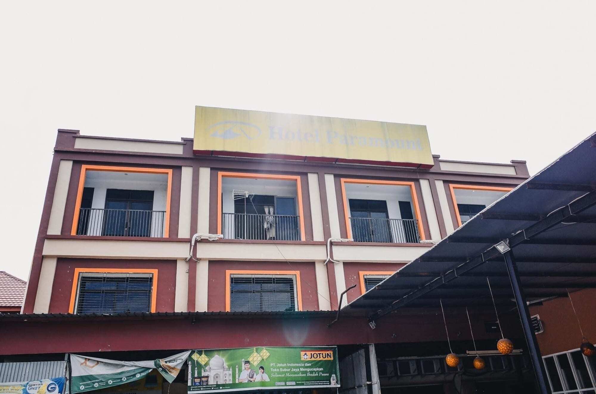 红多兹Plus酒店-近苏丹哈桑丁机场 马卡萨 外观 照片